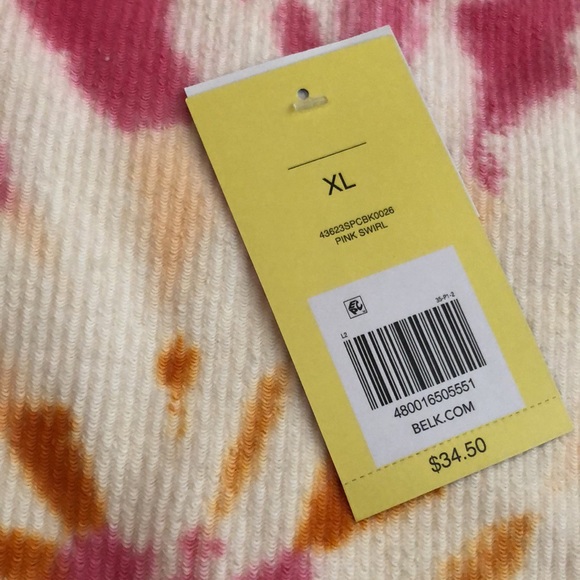 Tie dye shorts set, girls extra large Can also be worn by a woman size small - Picture 2 of 6